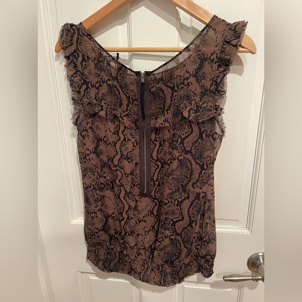 Guess Women's 100% Silk Top with Brown Snake Print M - Picture 7 of 7